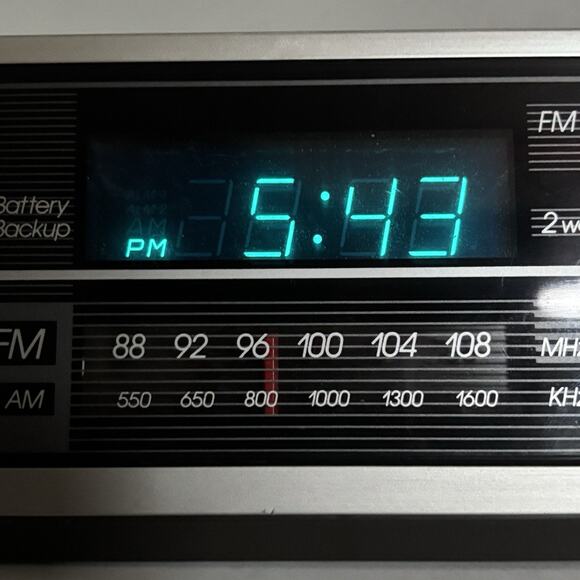 Vintage GE General Electric AM/FM Stereo Blue Digital Dual Clock Radio 7-4945A - Picture 11 of 16